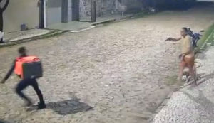 Entregador foi confundido com assaltante enquanto tentava falar com cliente no interfone  / Foto: Reprodução