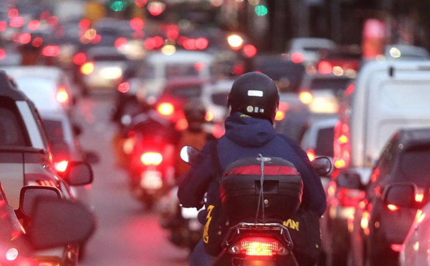 Mais da metade dos proprietários de motocicleta não tem habilitação