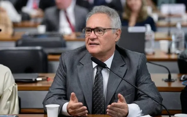 Presidente do MDB/AL Renan Calheiros aplica advertência a deputados Isnaldo Bulhões e Rafael Brito por apoio a PEC da blindagem