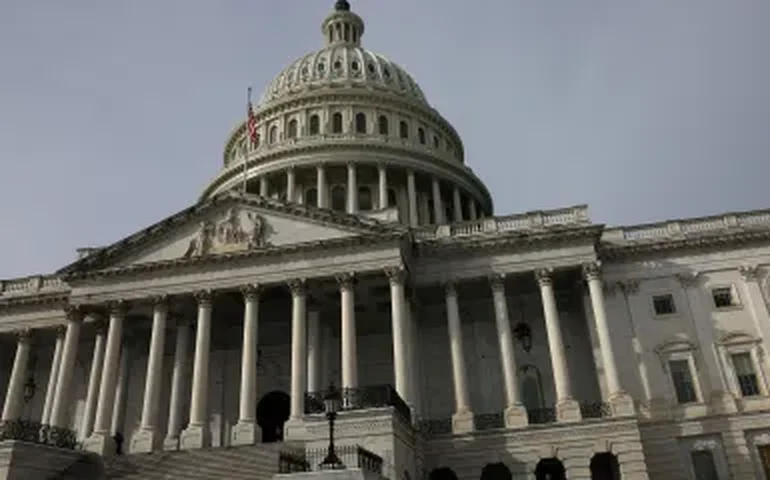 Senado dos EUA aprova projeto de lei que evita a paralisação do governo
