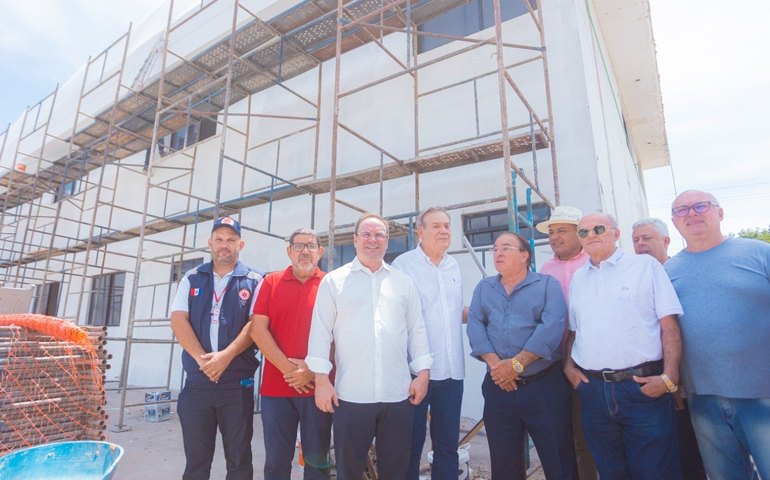Prefeito Luciano recebe governador Ronaldo Lessa e visita obras em Arapiraca