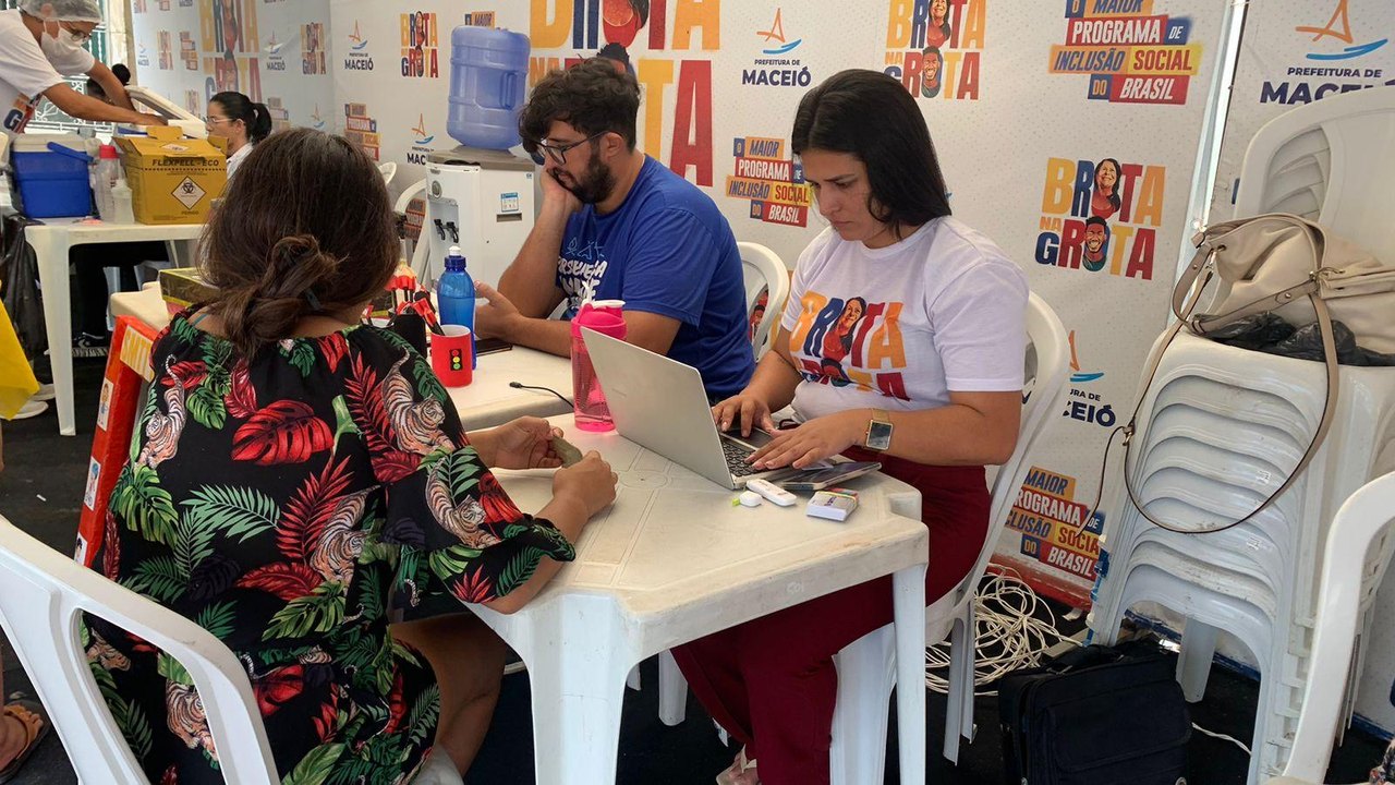 Ação na Aldeia do Índio emite cartões de embarque e desenvolve atividades educativas de trânsito