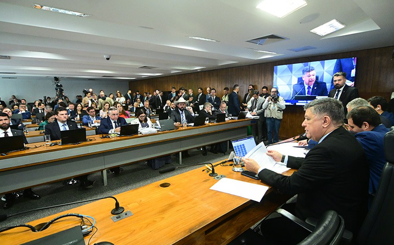 CPI do INSS: Oposição atribui vitórias do governo Lula ao 'fisiologismo' do Centrão