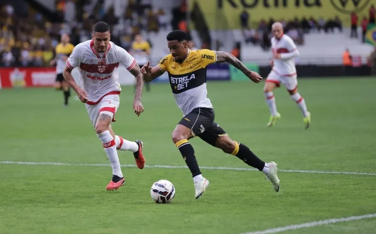 Criciúma vence o CRB por 3 a 1 e sobe para quarto lugar na Série B do Brasileirão