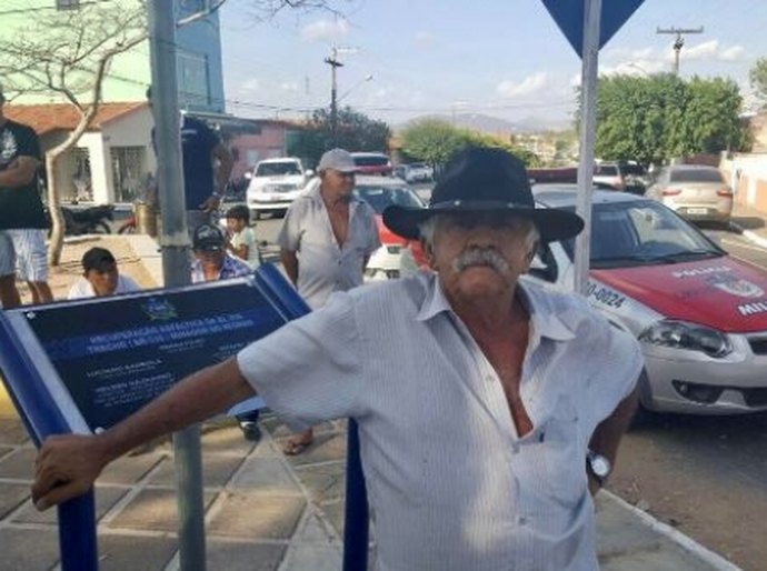 Pavimentações em Poço das Trincheiras e Minador do Negrão são inauguradas