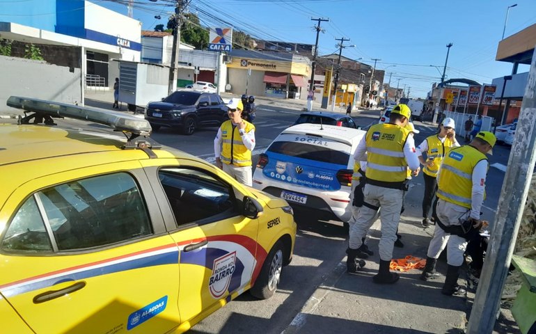 Ronda no Bairro atua em via pública para acalmar homem em surto