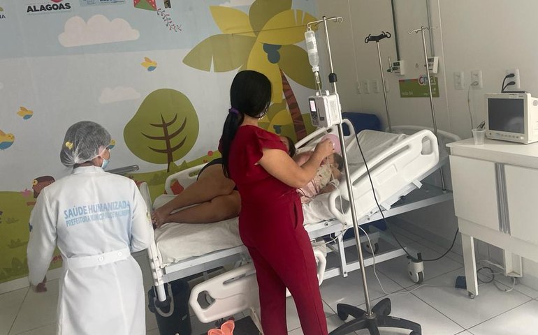 Negligência à vida: Gestão permite atendimento pediátrico sem qualificação na UPA palmeirense