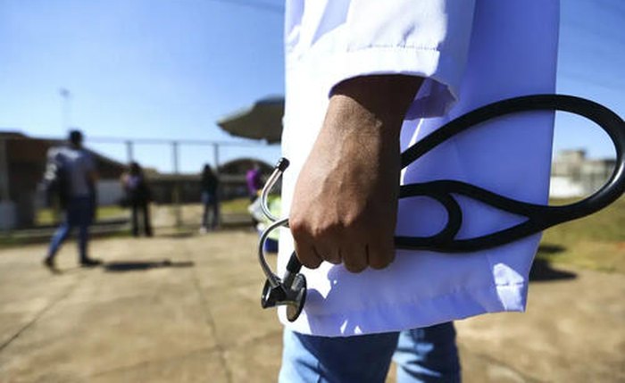 Municípios considerados críticos têm, em média, apenas um médico para dois mil habitantes Municípios considerados críticos têm, em média, apenas um médico para dois mil habitantes
