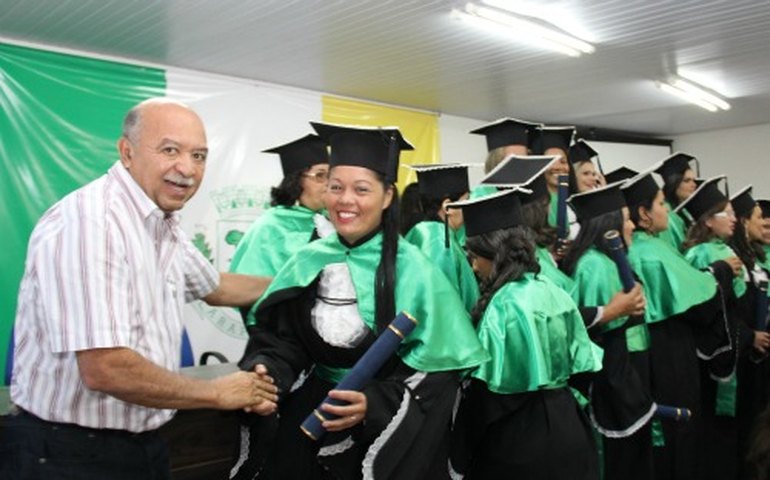 Arapiraca: Técnicos de Enfermagem se formam em cerimônia no Cria