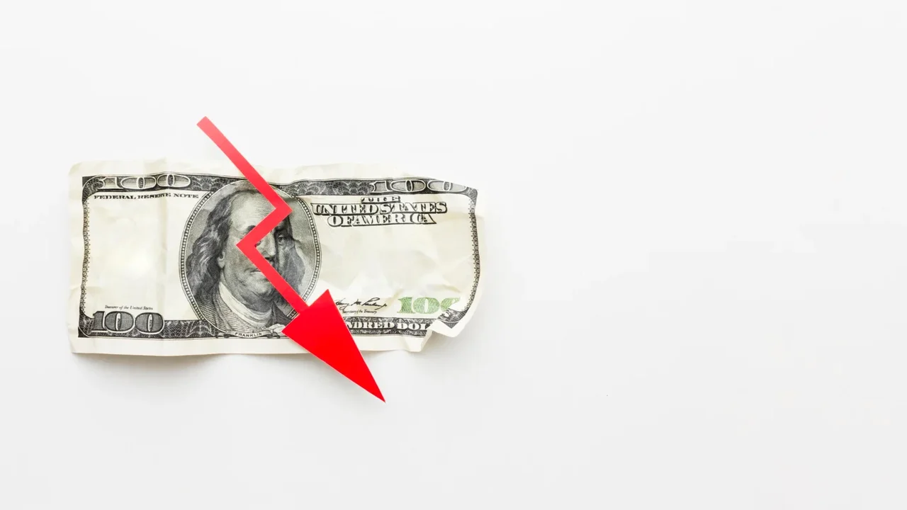 Por que o dólar está em queda? Entenda os motivos por trás do recuo da moeda global