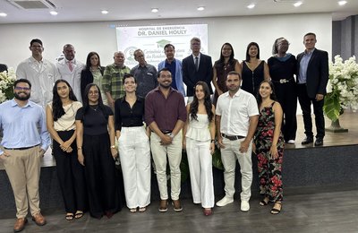 Hospital de Emergência do Agreste celebra formatura de anestesiologistas e acolhe novos residentes