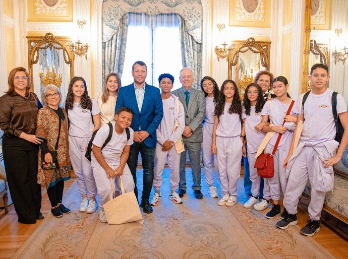 Prefeito Remi Filho se reúne com embaixador do Brasil na Espanha para apresentar projeto da Escola de Línguas