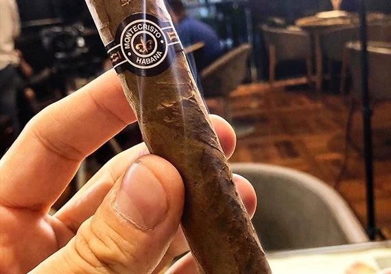 FDA, Anvisa americana, alivia regulação sobre charutos premium