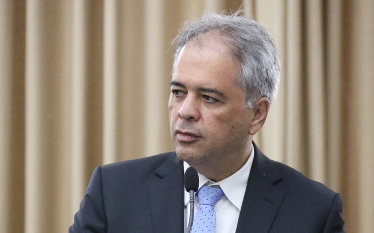 Silvio Camelo celebra crescimento de 13,4% de carteiras assinadas em Alagoas