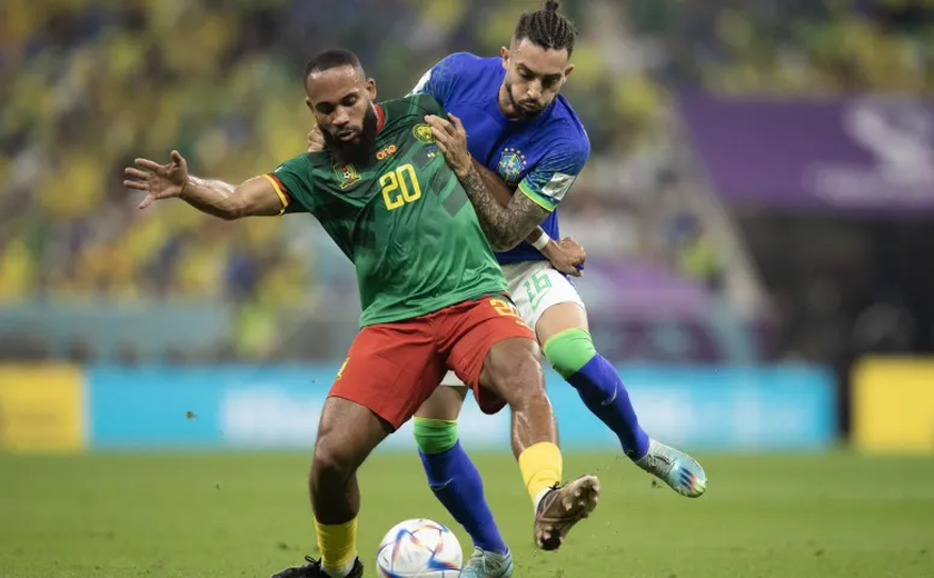 Brasil perde para Camarões, mas se classifica em primeiro lugar