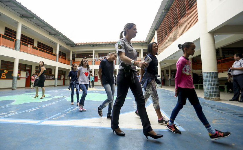 Estudantes se articulam contra o modelo cívico-militar em Minas Gerais