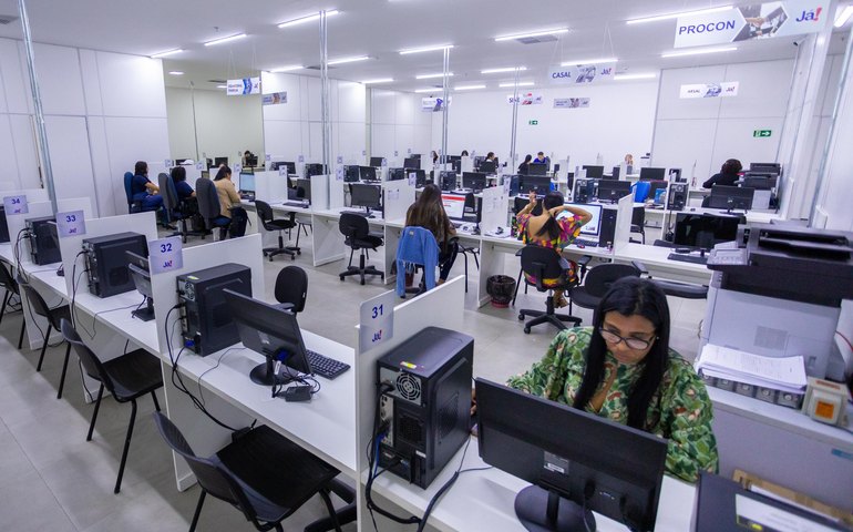 Centrais Já! Alagoas implantam novo sistema de atendimento ao público