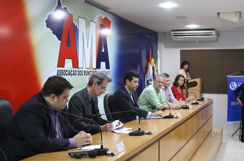 Municipalismo é defendido no lançamento do Prêmio Prefeito Empreendedor