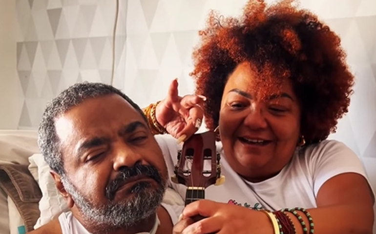 Mulher de Arlindo Cruz compartilha registro emocionante do cantor com banjo: Só ternura; veja