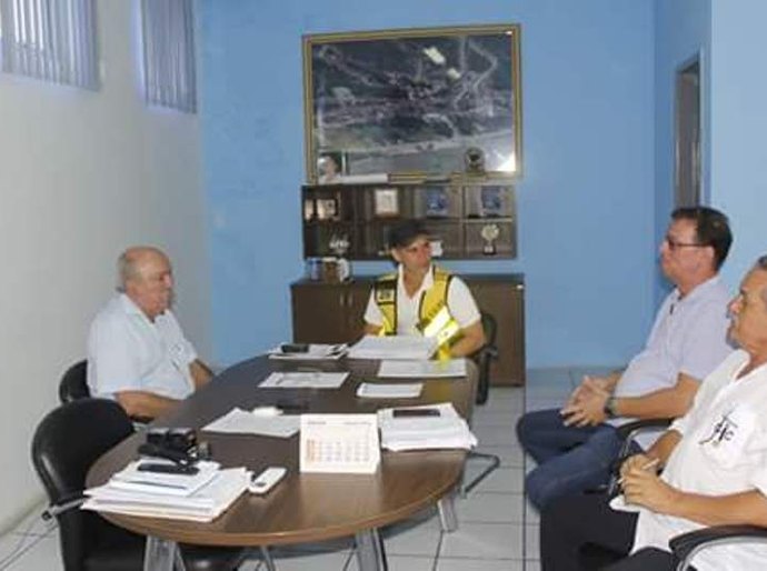 Prefeito Carlos Alberto se reúne com presidente dos mototaxistas de Pilar