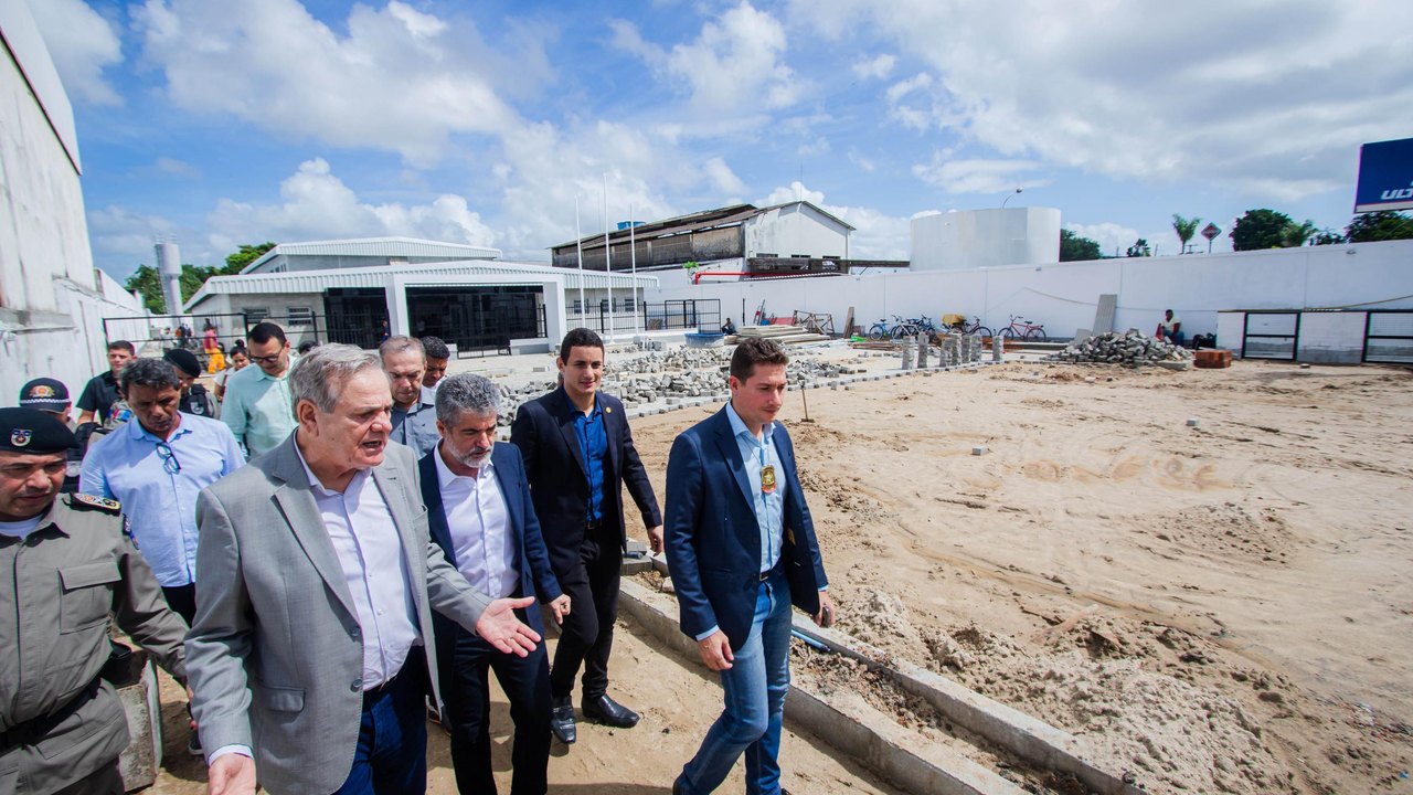 Governador em exercício visita obras da nova Central de Flagrantes