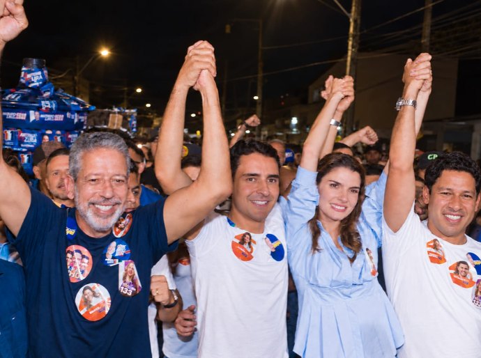 Líder para o Senado e recordista em investimentos para obras em Maceió, Arthur Lira é celebrado em caminhada no Jacintinho com JHC e Marina