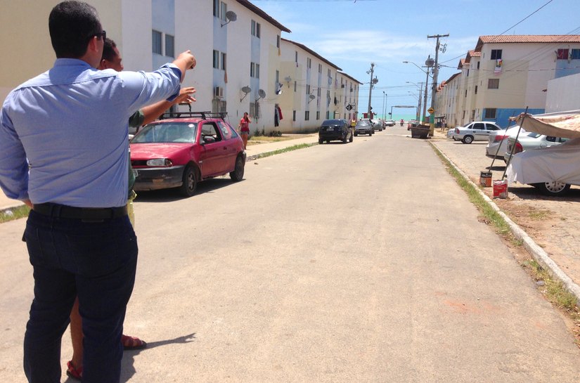 Moradores recebem curso para pintura da vila dos pescadores