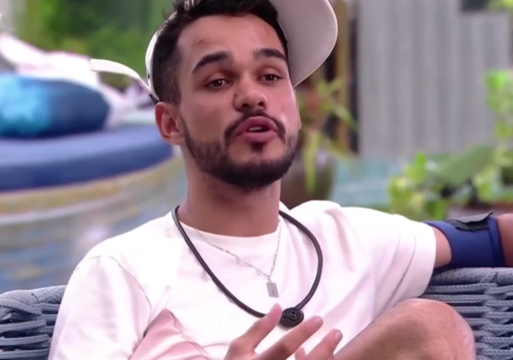 João Gabriel é chamado de 'vacilão' no 'BBB 25 e rebate: 'Não sou amigo de ninguém aqui dentro'
