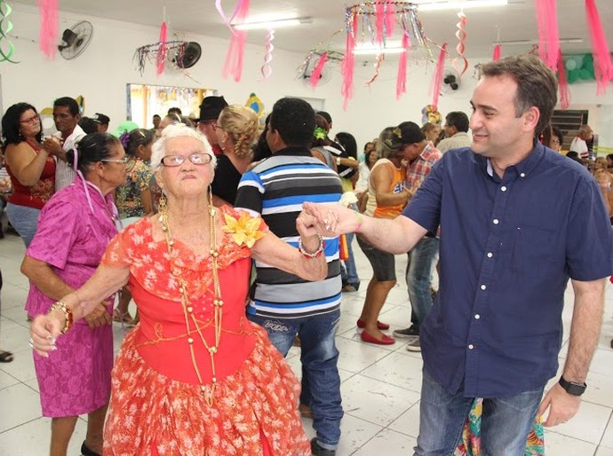 Prefeitura apoia pré-carnaval dos idosos de Arapiraca