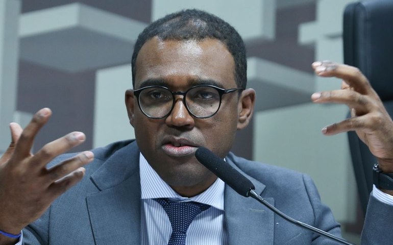 Ailton Aquino: Maior desafio no momento é redução de quadro de funcionários