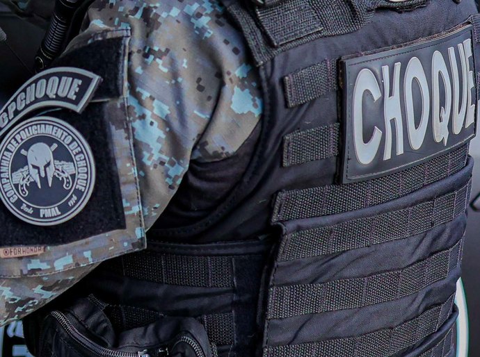 Polícia Militar prende foragida da Justiça por associação e tráfico em Maceió