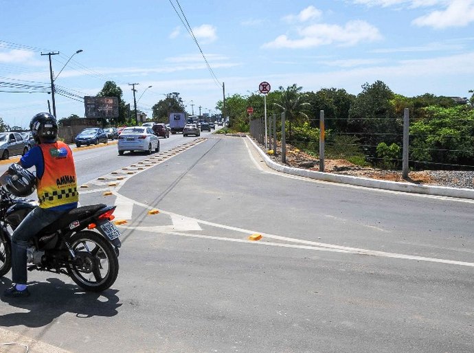 Prefeito Rui Palmeira vistoria obra de insfraestrutura no Antares
