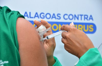 3.589.128 doses das vacinas contra a Covid-19 foram aplicadas em Alagoas