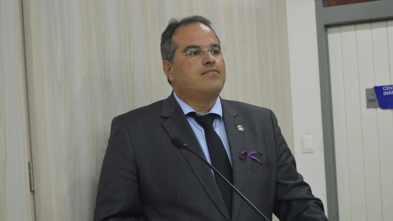 Caio Hanry Abreu: Samyr Malta dá piscadelas para o autoritarismo