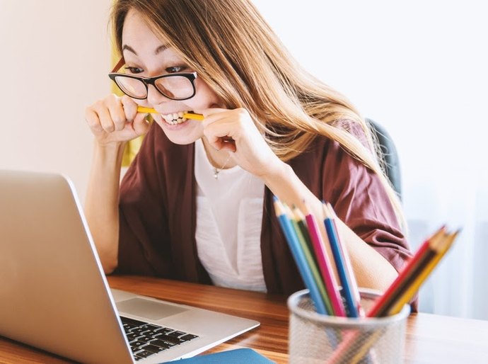 Cinco estratégias para praticar idiomas nas férias sem se sentir estudando