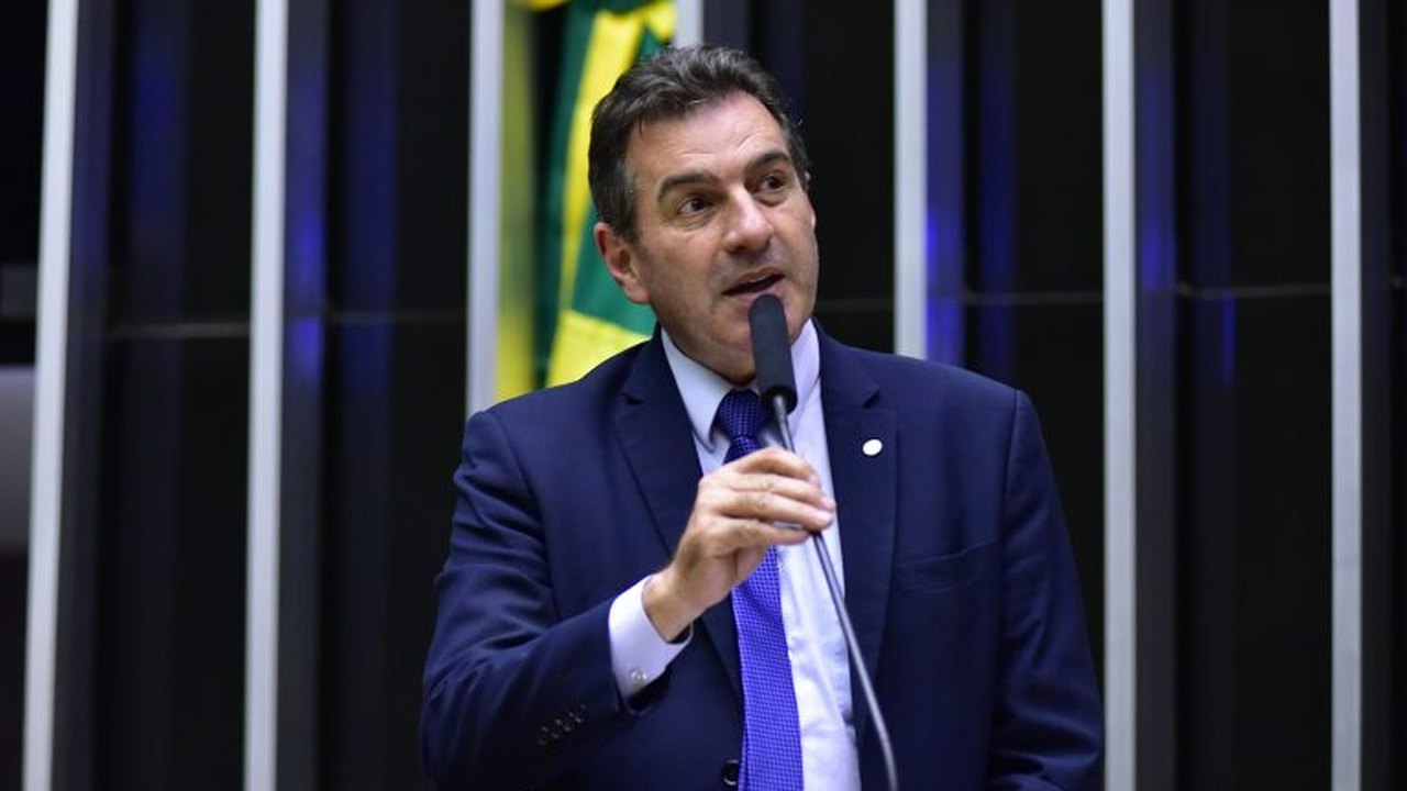CCJ aprova projeto que permite incluir intercâmbio em horas de estágio