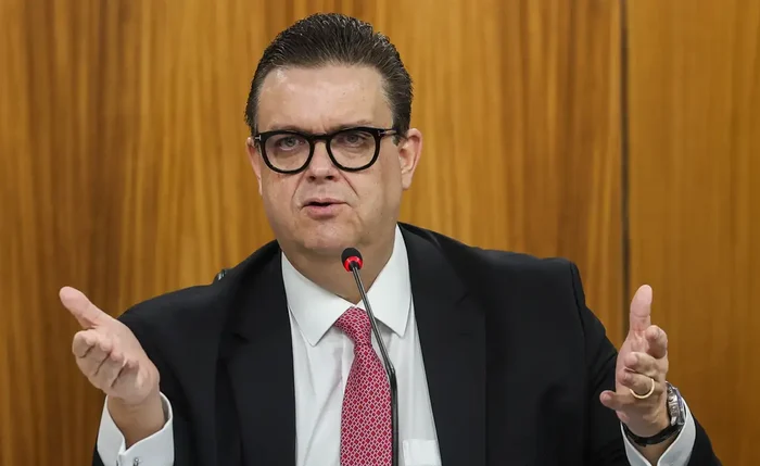 Ministro da Previdência Social Wolney Queiroz