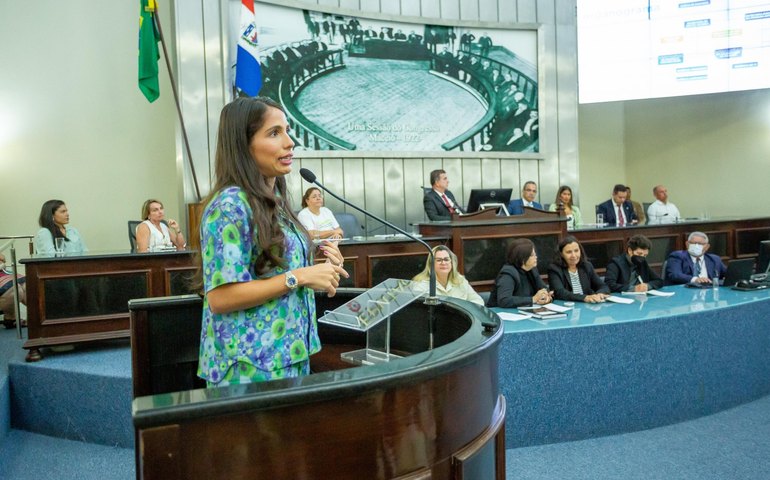 Paula Dantas destaca avanços na primeira infância em audiência pública na Assembleia Legislativa