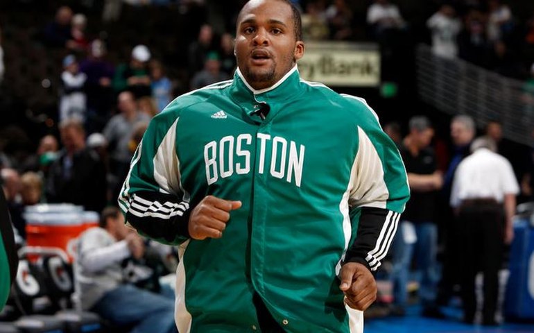 Campeão da NBA é condenado a 40 meses de prisão por esquema de fraude