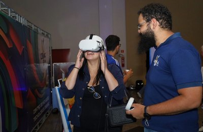 Cesmac apresenta Hub ConsCiência e tecnologias de ponta na Jornada Pedagógica