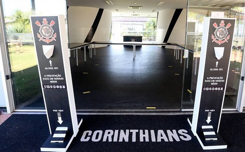 Time de futsal do Corinthians é impedido de voltar ao País após casos de covid-19