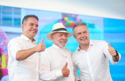 Ao lado de Lula, Renan Filho participa da entrega de moradias do Minha Casa, Minha Vida, em Alagoas