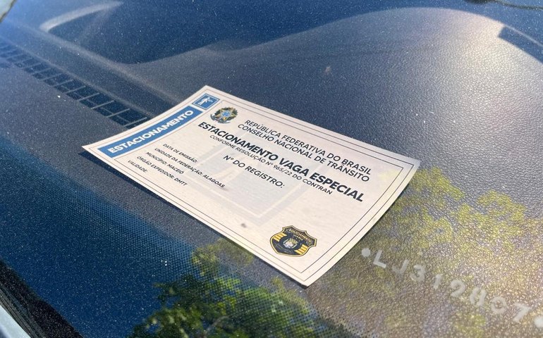 DMTT reforça importância do uso correto das vagas especiais de estacionamento em Maceió