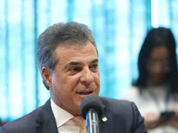 Projeto dá capacitação e prioridade para jovens na abertura de empresas