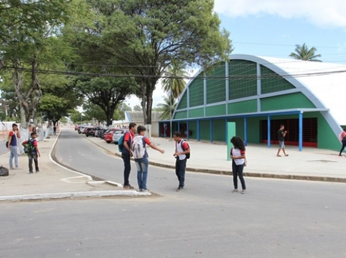 Cepa Vivo leva apresentações e oficinas folclóricas a alunos e comunidade