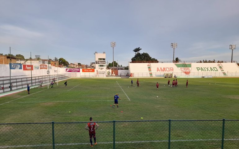 CSE treina visando o Murici nas quartas-de-final