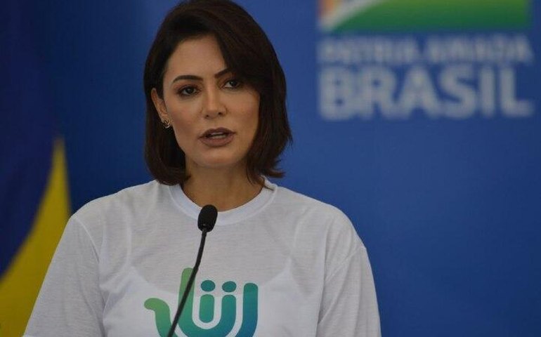 Michelle Bolsonaro informa novo procedimento cirúrgico de Jair Bolsonaro