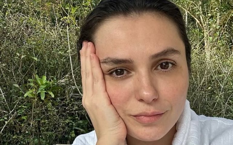 Monica Iozzi recebe alta de hospital: entenda o que é acatisia, condição que a fez ficar internada mais de 7 dias