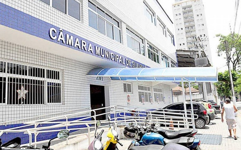 MPC-SP vê penduricalhos e pede rejeição das contas da Câmara de Guarujá pelo 7º ano seguido