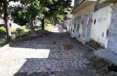 Mutirão de limpeza urbana recolhe mais de 3 mil m³ de entulho nos bairros do Pinheiro e Mutange